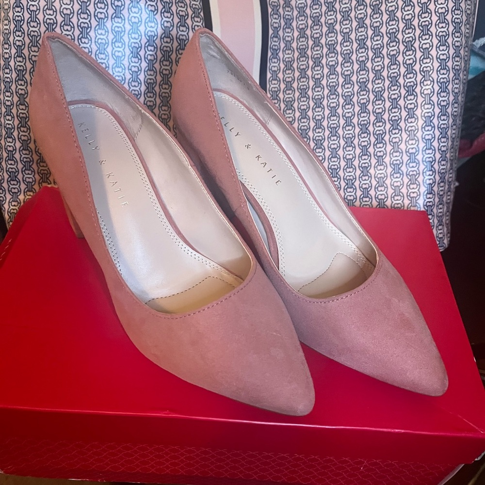 KELLY & KATIE PUMP